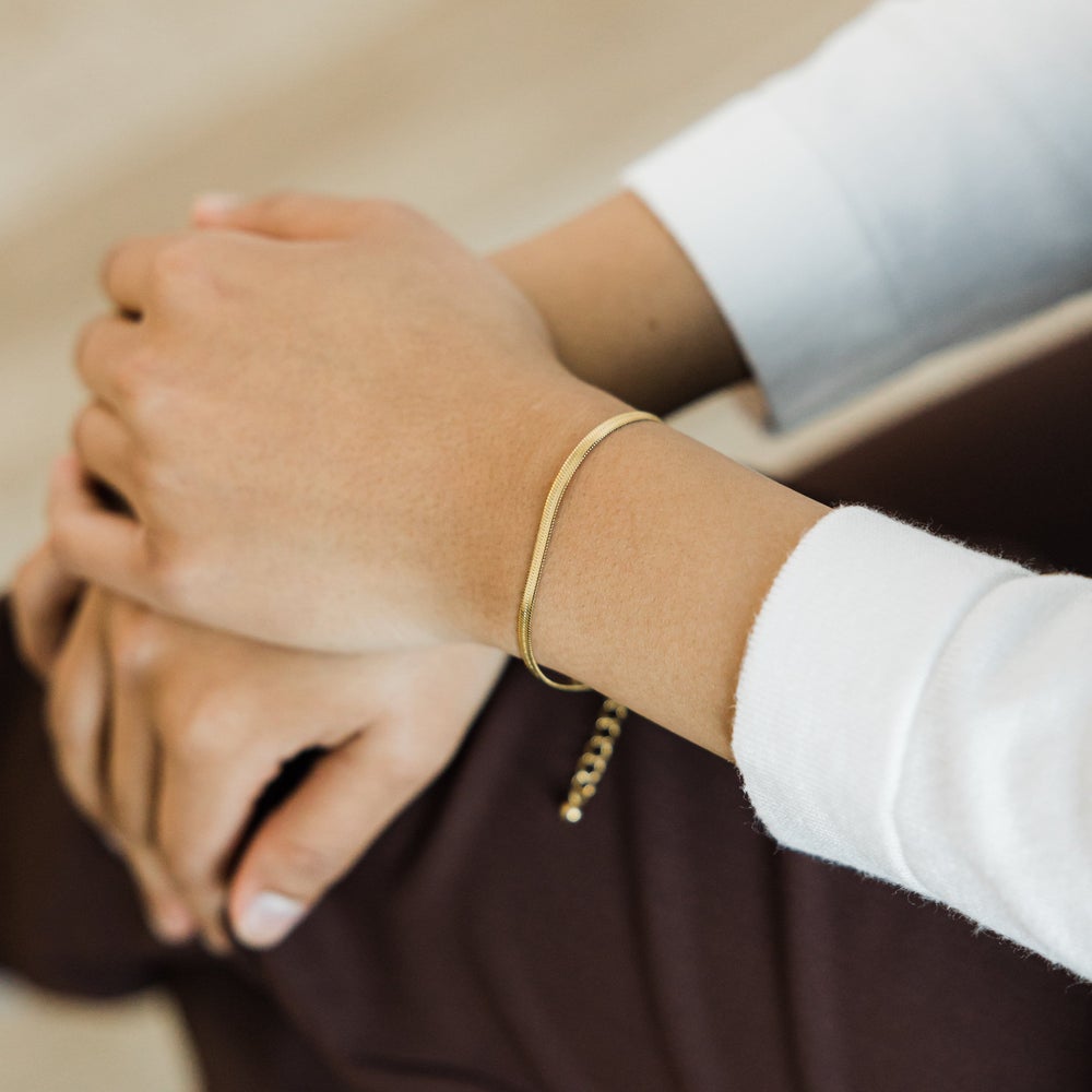 ESSENTIAL HERRINGBONE BRACELET