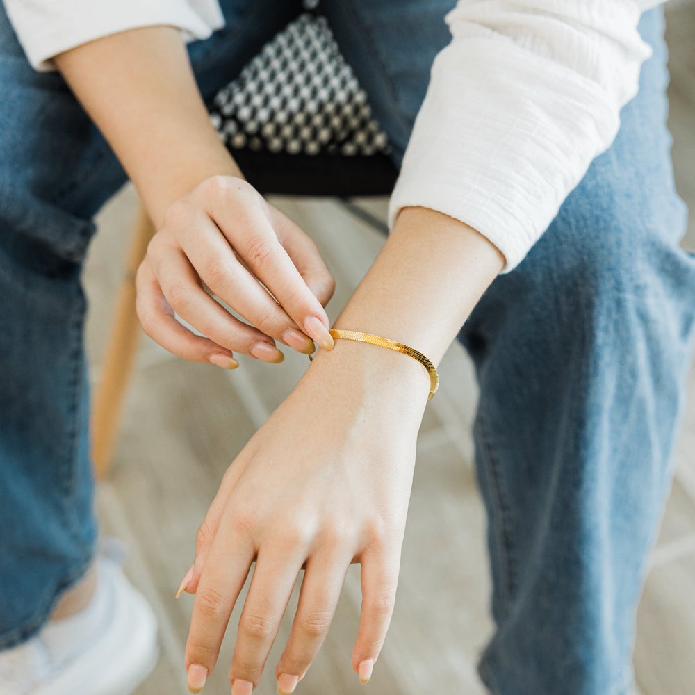 ESSENTIAL HERRINGBONE BRACELET