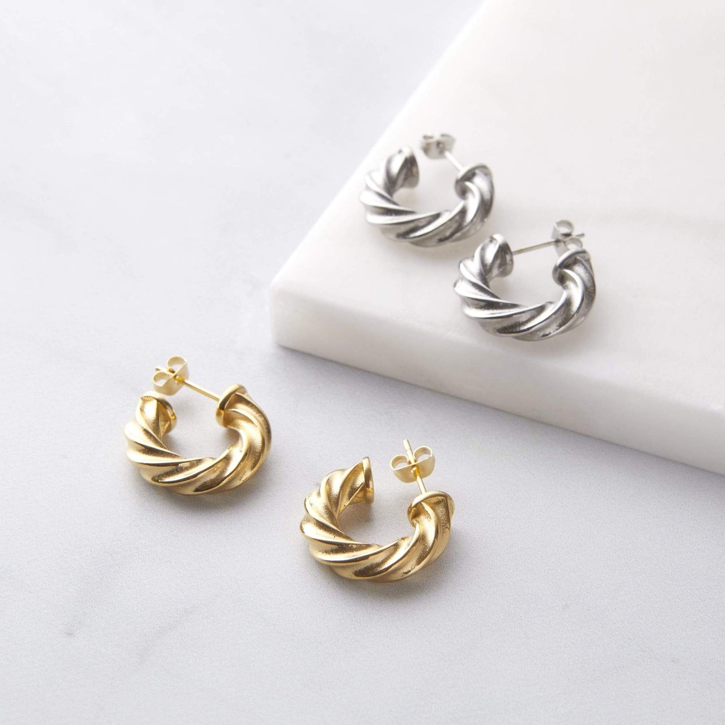 ESSENTIAL BRAIDED HOOPS | SMALL